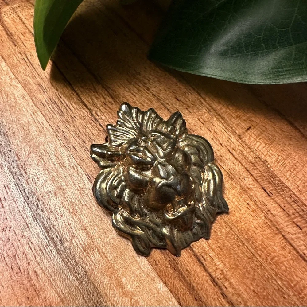 Vintage Gold Lion Scarf Clip Brooch